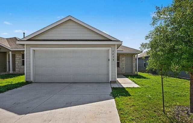 3-bedroom rental at 5430 Daphne Path in San Antonio, TX — photo 1