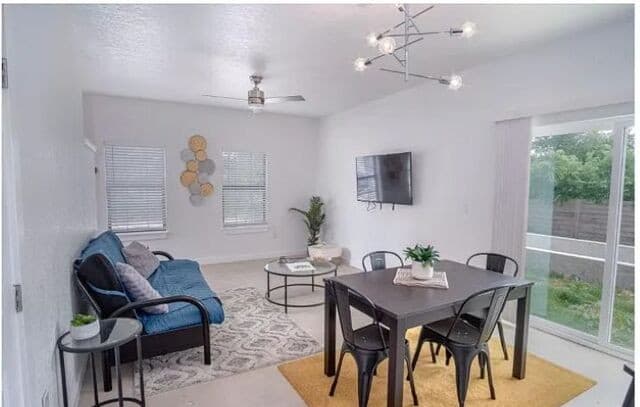 3-bedroom rental at 1022 Delaware Unit 3 in San Antonio, TX — photo 4