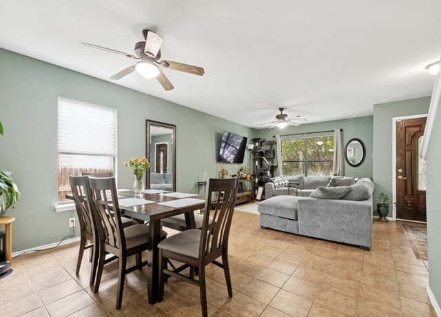 3-bedroom rental at 41 Weathering Crk in San Antonio, TX — photo 4