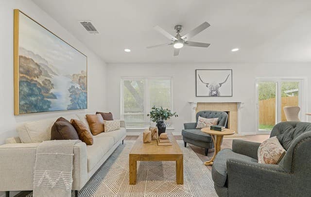 3-bedroom rental at 10223 Flatland Trl in Converse, TX — photo 3