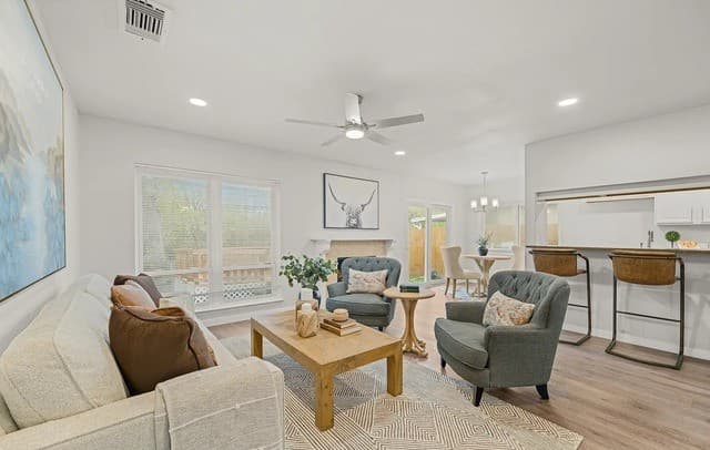3-bedroom rental at 10223 Flatland Trl in Converse, TX — photo 4