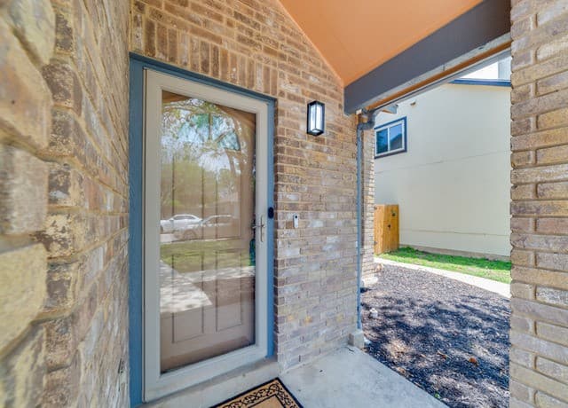 2-bedroom rental at 3439 Ridge Rnch in San Antonio, TX — photo 3