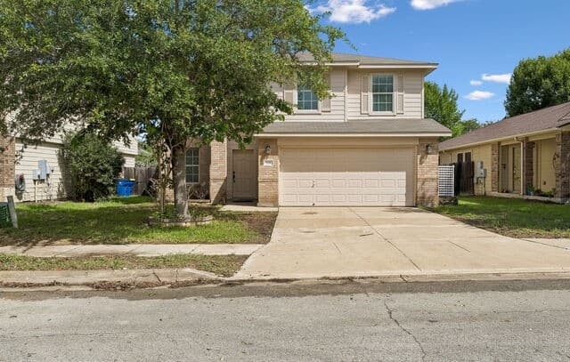 3-bedroom rental at 328 Wagon Wheel Way in Cibolo, TX — photo 2