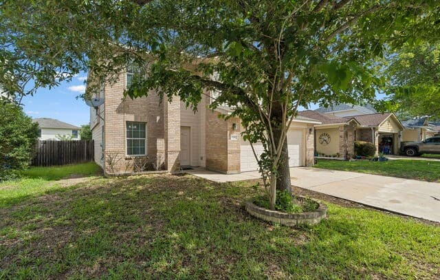 3-bedroom rental at 328 Wagon Wheel Way in Cibolo, TX — photo 4