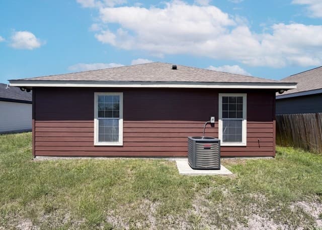3-bedroom rental at 514 Wilchester St in San Antonio, TX — photo 5