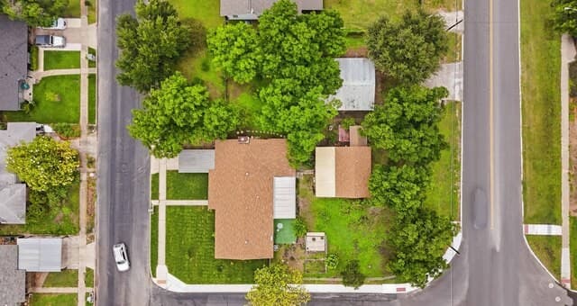 4-bedroom rental at 1503 Parnell Ave in San Antonio, TX — photo 2