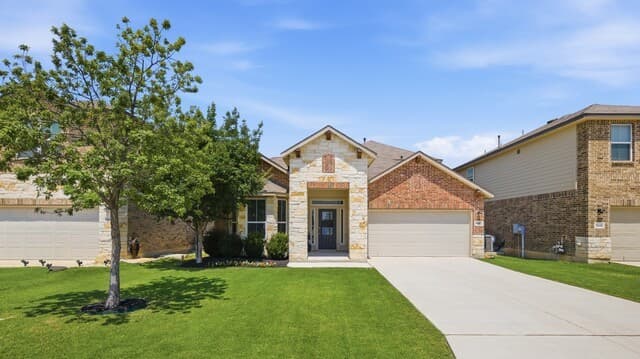 4-bedroom rental at 8602 Knapp Rise in San Antonio, TX — photo 1
