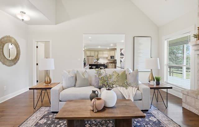 5-bedroom rental at 8 Walnut Grove Rd in Boerne, TX — photo 5
