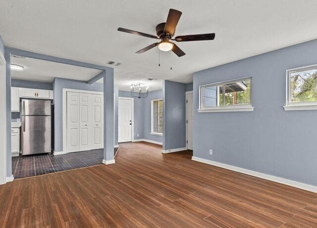 3-bedroom rental at 710 Byrnes Dr in San Antonio, TX — photo 3