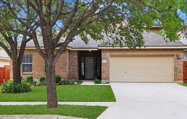 4-bedroom rental at 4627 Rader Pass in San Antonio, TX — photo 1