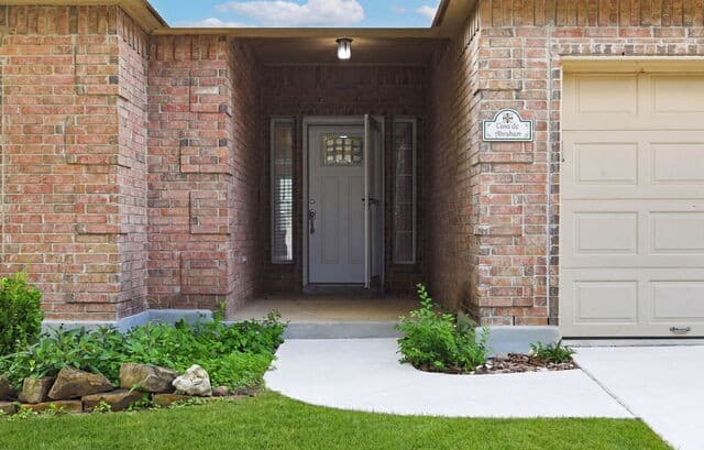 4-bedroom rental at 4627 Rader Pass in San Antonio, TX — photo 3