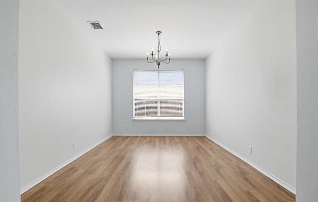 4-bedroom rental at 4627 Rader Pass in San Antonio, TX — photo 5