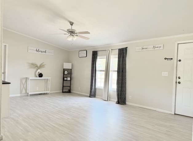 4-bedroom rental at 202 S 10th St in Christine, TX — photo 3