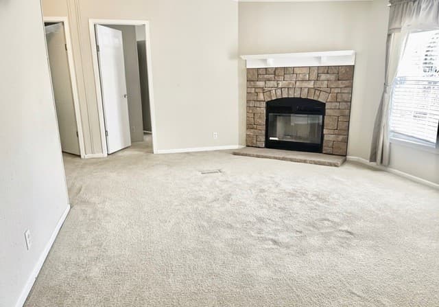 4-bedroom rental at 202 S 10th St in Christine, TX — photo 5