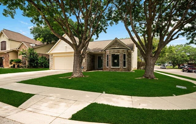 3-bedroom rental at 2532 Grove Park in Schertz, TX — photo 2