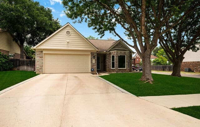 3-bedroom rental at 2532 Grove Park in Schertz, TX — photo 3