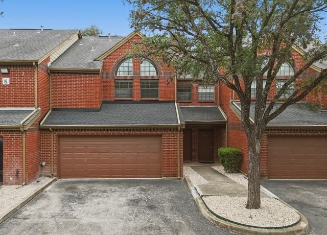 2-bedroom rental at 7930 Roanoke Run Unit 503 in San Antonio, TX — photo 1