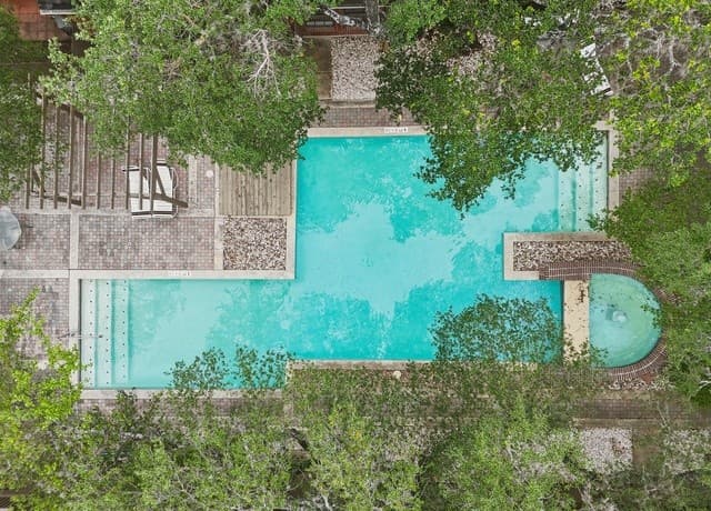 2-bedroom rental at 7930 Roanoke Run Unit 503 in San Antonio, TX — photo 2