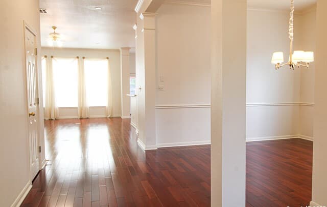 3-bedroom rental at 121 Antler Cir in Hollywood Park, TX — photo 3