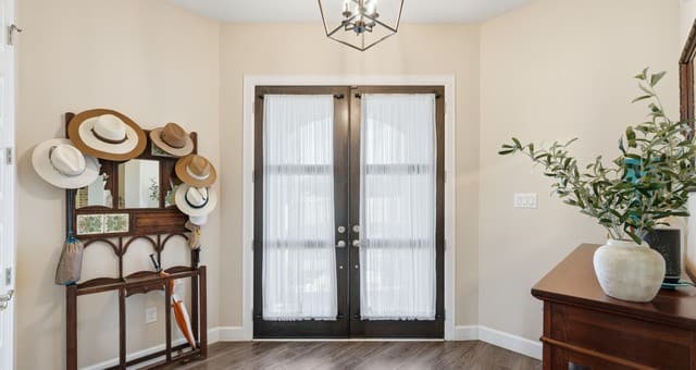 5-bedroom rental at 210 Jeff Vaughn in Blanco, TX — photo 3