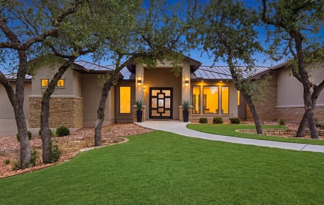 4-bedroom rental at 23216 Stallion Ridge in San Antonio, TX — photo 1