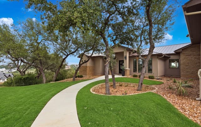 4-bedroom rental at 23216 Stallion Ridge in San Antonio, TX — photo 2