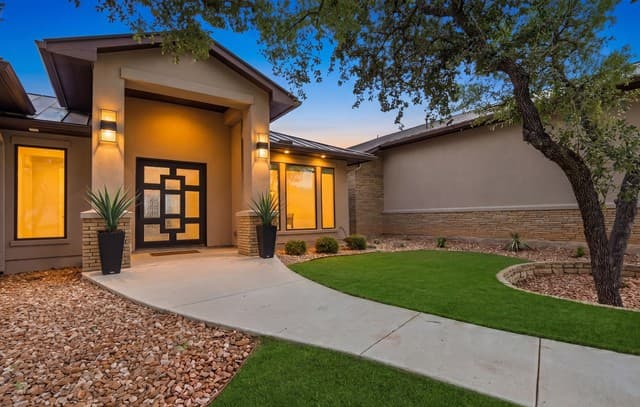 4-bedroom rental at 23216 Stallion Ridge in San Antonio, TX — photo 3