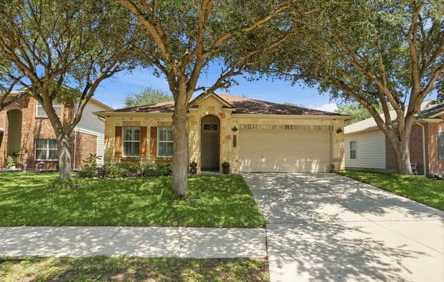 3-bedroom rental at 609 Silo Street in Schertz, TX — photo 2