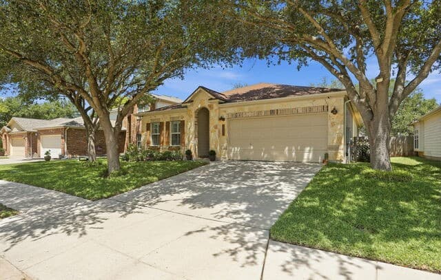 3-bedroom rental at 609 Silo Street in Schertz, TX — photo 3