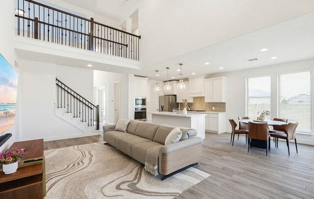 4-bedroom rental at 9903 Heeler Hand in San Antonio, TX — photo 2