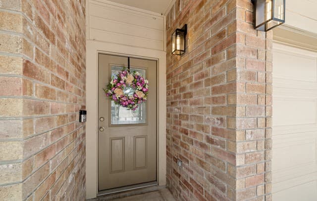 4-bedroom rental at 726 Silverado Way in San Antonio, TX — photo 4