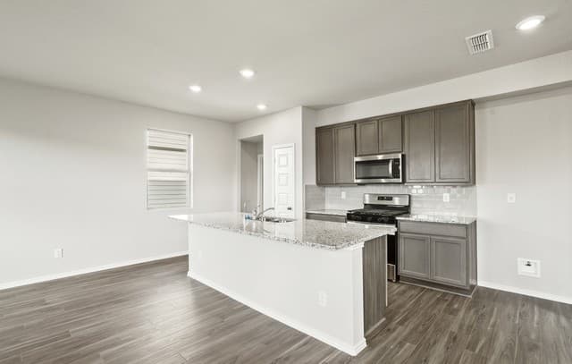 3-bedroom rental at 4951 Blue Ranch in San Antonio, TX — photo 2