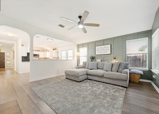 3-bedroom rental at 10831 Colt Chase in San Antonio, TX — photo 1