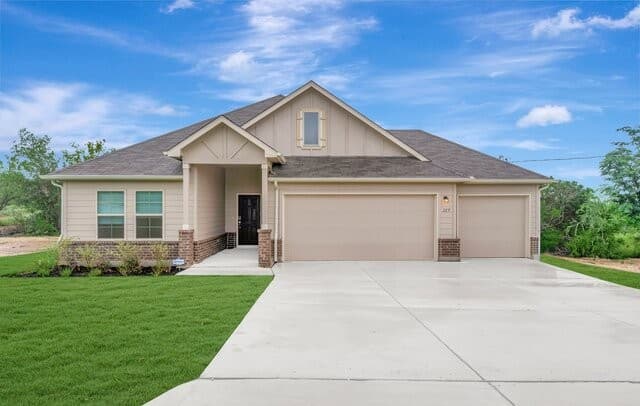4-bedroom rental at 117 Greeley Drive in Floresville, TX — photo 1