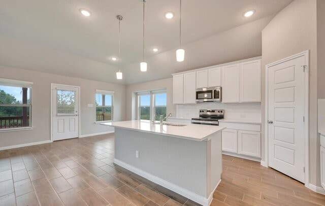4-bedroom rental at 117 Greeley Drive in Floresville, TX — photo 2