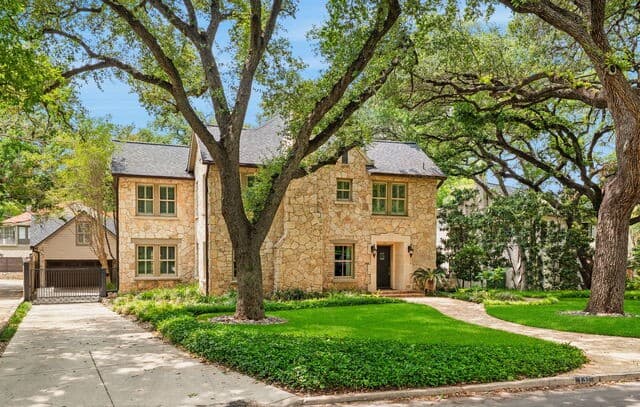 3-bedroom rental at 131 Park Hill Dr in San Antonio, TX — photo 4