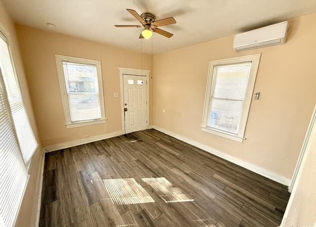 1-bedroom rental at 411 Canton in San Antonio, TX — photo 5