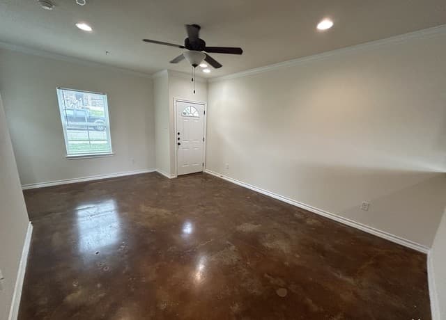 3-bedroom rental at 622 Meadow Arbor Ln Unit 1 in Universal City, TX — photo 4