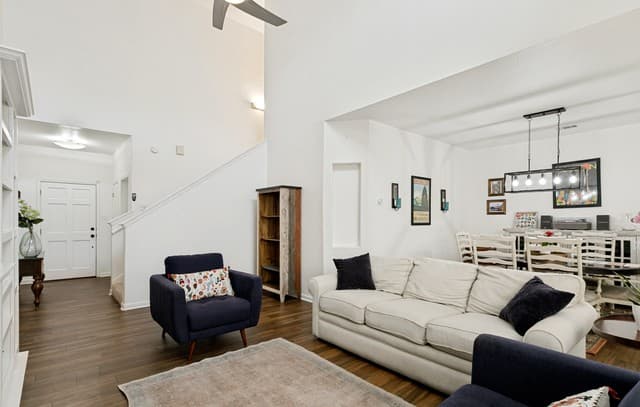 Home for sale at 142 Oakwell Farms Pkwy Unit 142 in San Antonio, TX — photo 3