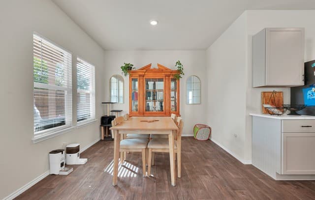 4-bedroom rental at 7214 Salado Creek Pkwy in San Antonio, TX — photo 5