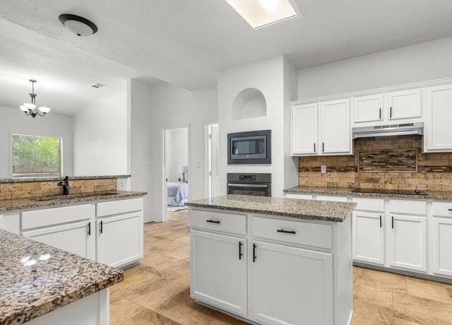5-bedroom rental at 2606 Ashton Village Dr in San Antonio, TX — photo 4