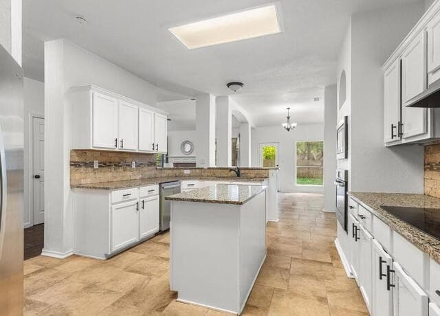 5-bedroom rental at 2606 Ashton Village Dr in San Antonio, TX — photo 5