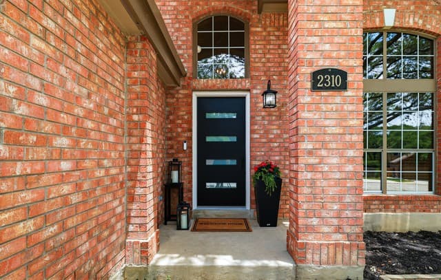 3-bedroom rental at 2310 W Wild Turkey in San Antonio, TX — photo 2