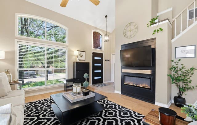 3-bedroom rental at 2310 W Wild Turkey in San Antonio, TX — photo 3