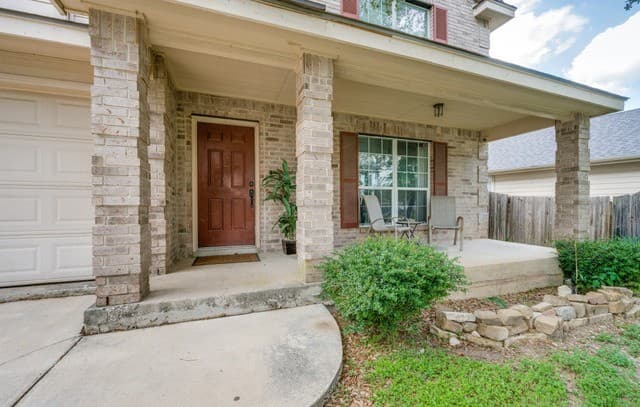 3-bedroom rental at 4111 Dunn Oak in San Antonio, TX — photo 3