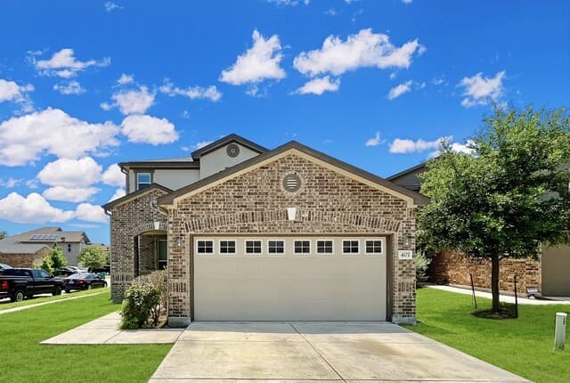 3-bedroom rental at 401 Ruby Ritz in Universal City TX