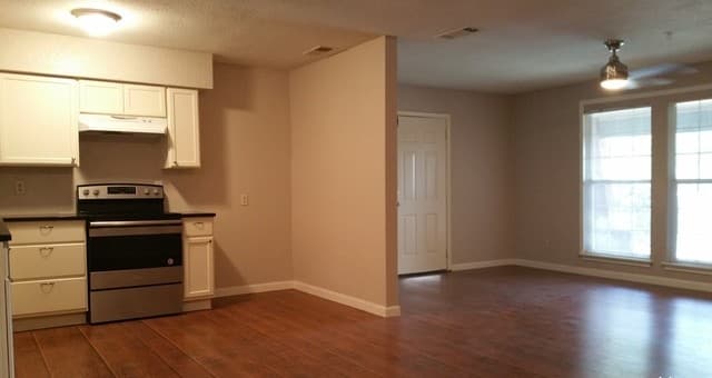3-bedroom rental at 8818 Slumber Ln in Converse, TX — photo 4