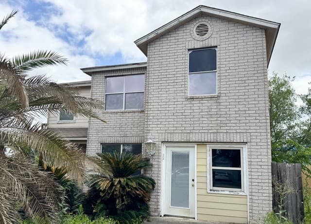 3-bedroom rental at 2110 Hollow Cir in San Antonio, TX — photo 1