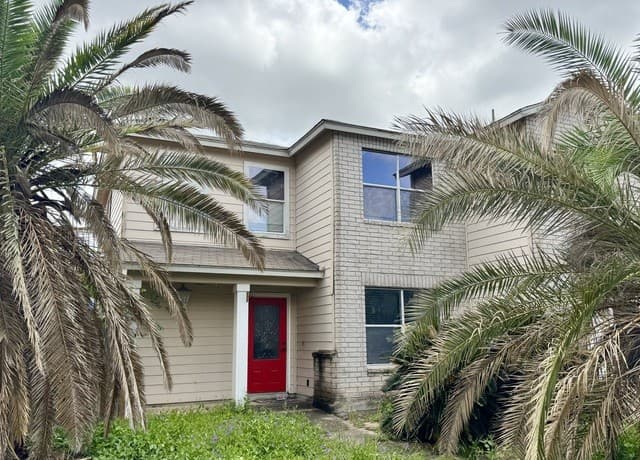 3-bedroom rental at 2110 Hollow Cir in San Antonio, TX — photo 2