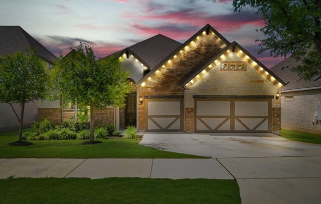 4-bedroom rental at 122 Huntwick in San Antonio, TX — photo 1
